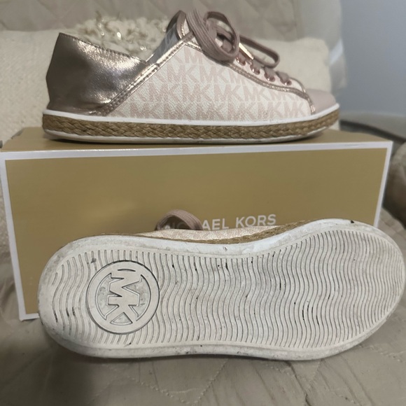 Bronce y rosado claro, buenas condiciones, size 6 - Picture 3 of 3